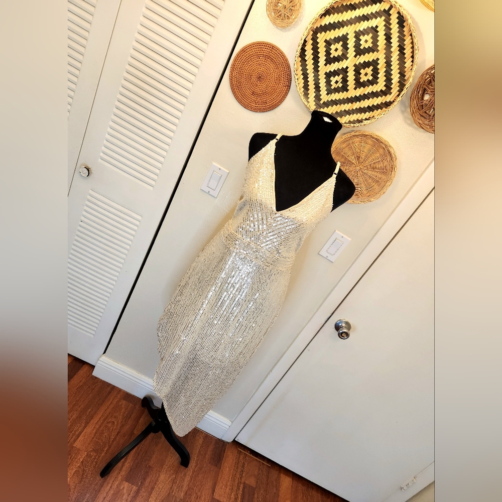LAST ONE! Golden V-Neck Sequin Midi Dress - Picture 8 of 13